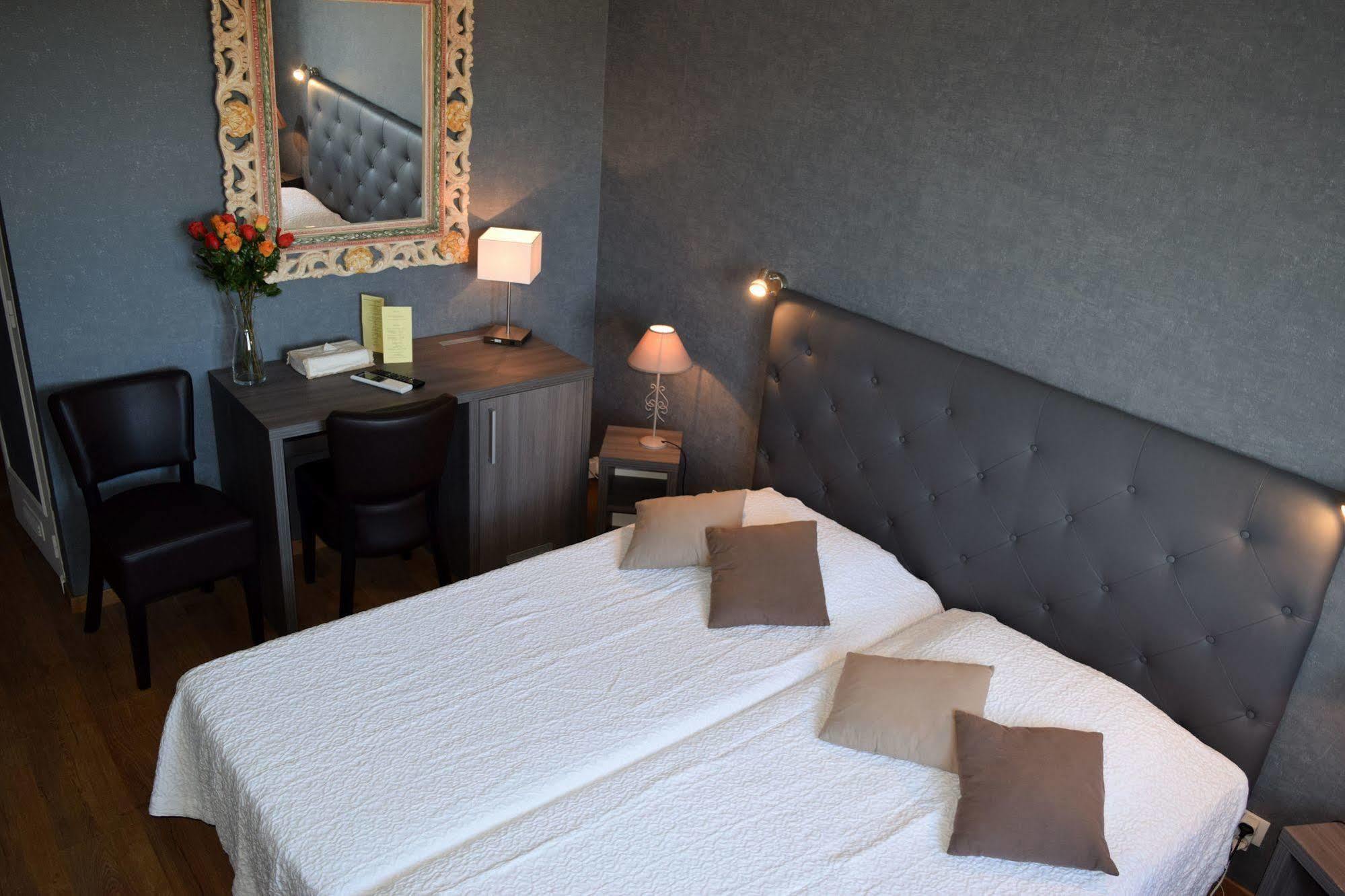 Le Logis Du Guetteur Hotel Les Arcs-sur-Argens Bagian luar foto